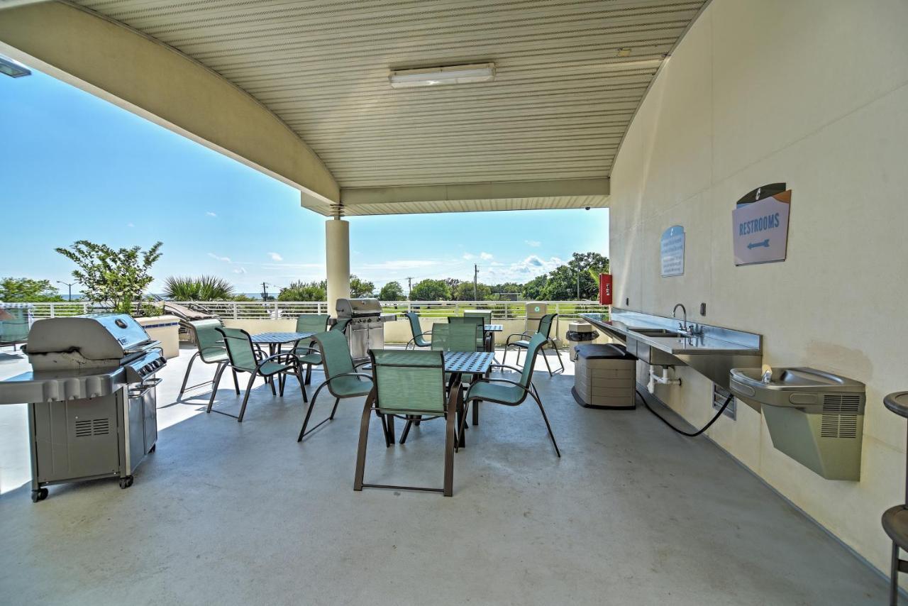 Beachside Biloxi Club Condo Balcony With Ocean View Exterior foto